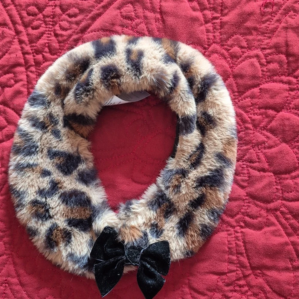 Bonnie Jean Pink Ribbed Top with Faux Leopard Fur Trim & Leopard Print Pants - Picture 5 of 7